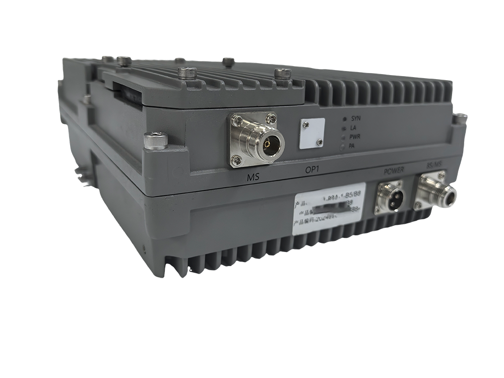  兴和三频手机信号接收器2000㎡